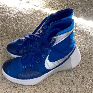 Nike Hyper dunk basketball shoe women’s size 7